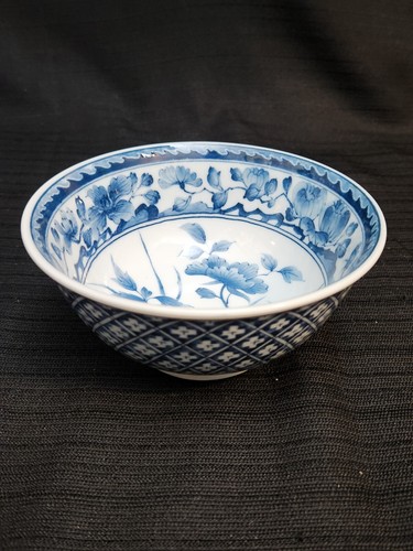 Asian Japanese Arita Porcelain Blue White Chrysanthemum Floral Rice Bowl-Japan - Picture 2 of 5