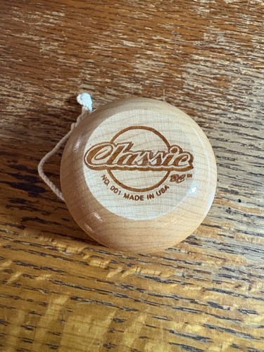 Vintage Champion Hardwood BC YO-YO Classic Made In USA ( Wooden #20010 1996 )