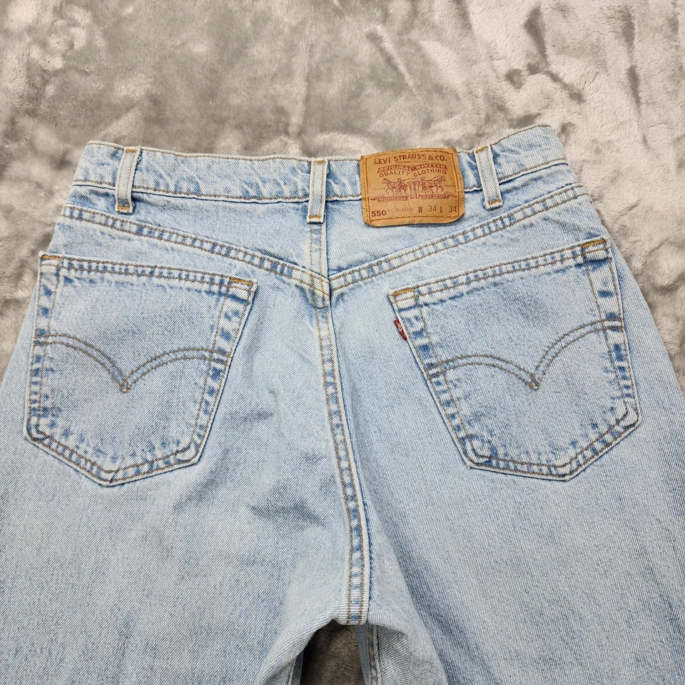 Vintage Levi's Jeans Mens W31* L34 Blue Light Wash 550 Relaxed Fit Straight Leg - Image 4 of 4