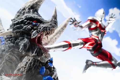 PureArts Ultraman VS Black King 1/4th Special Version Limited Painted Statue - Picture 14 of 24