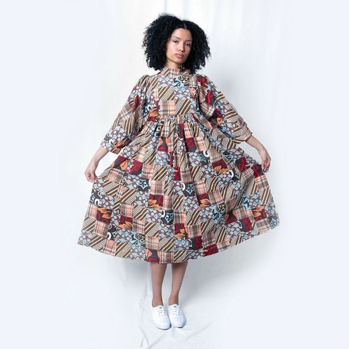 Vestido Batsheva Patchwork Pradera Pequeño Multicolor Algodón Perla Botón Cuello Alto - Imagen 13 de 13