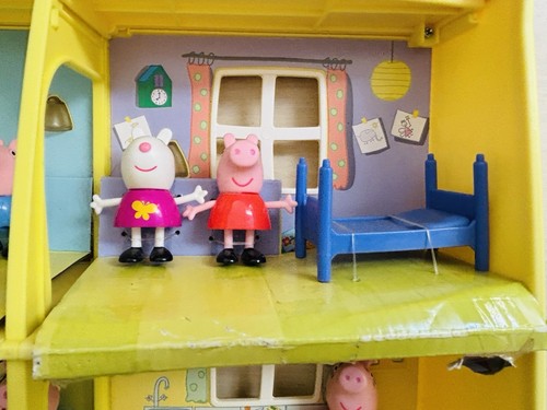 Peppa Pig Peppa's Playtime To Bedtime House NOB - Picture 3 of 7