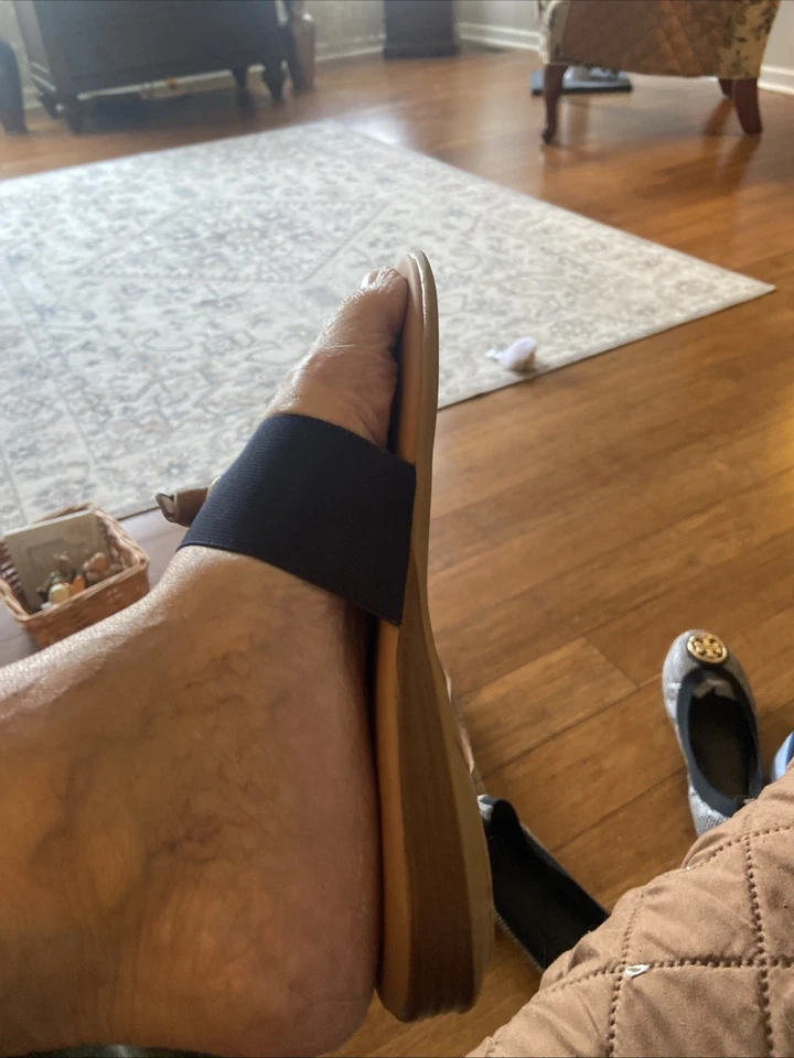 Sandalias estilo chanclas Kenzie para mujer. Azul marino y tostado talla 7 Foto 2 de 4