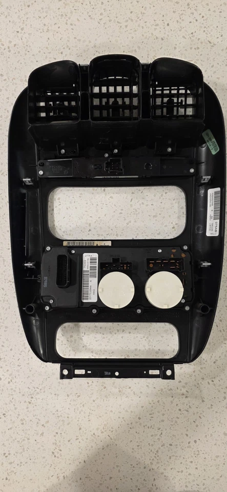 Dodge Caravan/Chrysler Town & Country 2004-2007 radio bisel/controles de climatización OEM Foto 4 de 4