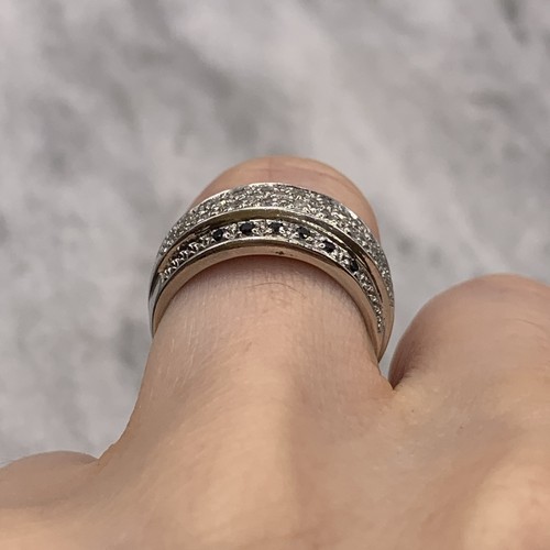 Anillo de oro blanco y negro con pavé de diamantes - talla K - Imagen 4 de 10