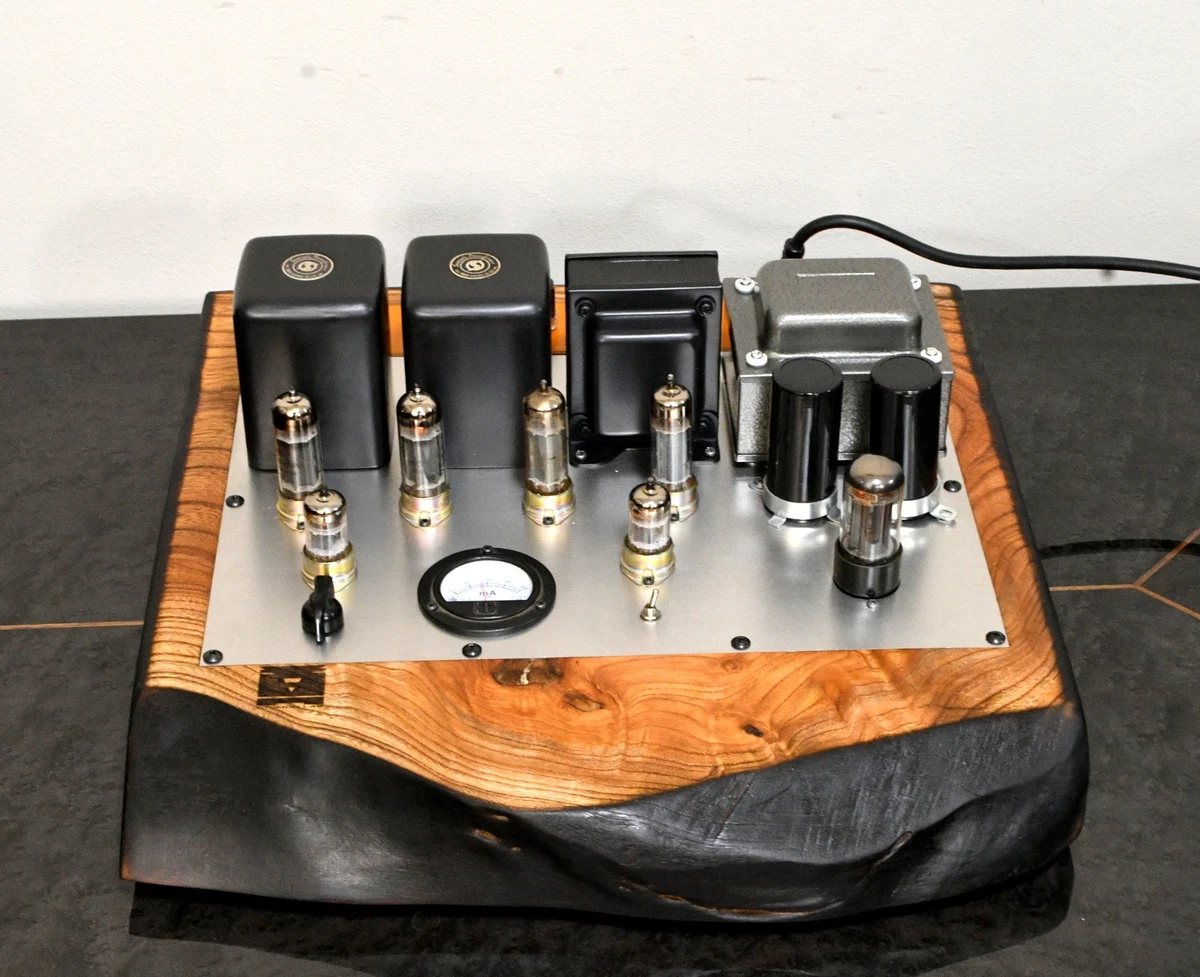 K*郎様 値下げ❗️Ampino プリメインアンプ　SERBIA製造品 Preços baixos em Amplificador Valvulado Japão em Amplificadores e