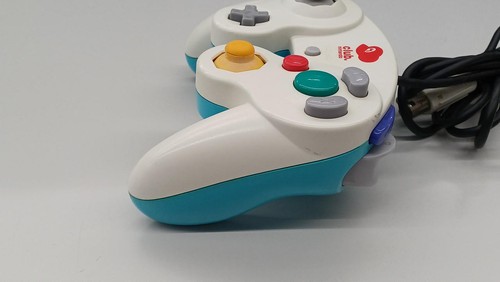 NINTENDO GameCube Controller DOL-003 Club Nintendo Limited Edition Official - Picture 3 of 10