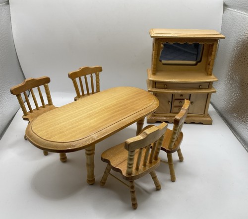 Mesa de cocina muebles para casa de muñecas escala 1:12, cuatro sillas y unidad - Imagen 1 de 19