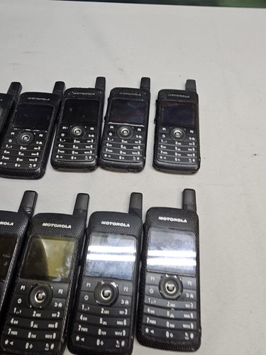 TEN Motorola SL7550 403-470 MHz UHF Dwukierunkowe radio AAH81QCN9NA2AN - Wszystkie włączone zasilanie - Zdjęcie 4 z 10