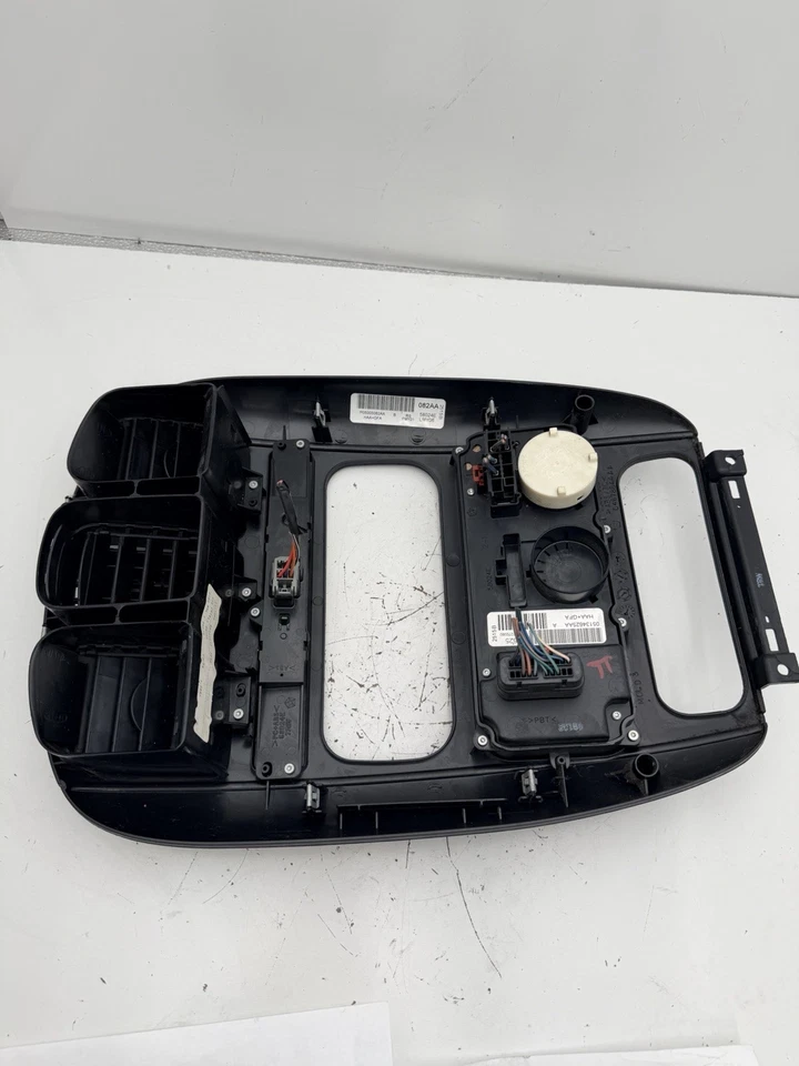 2005 2006 DODGE CARAVAN RADIO CLIMATE CONTROL SWITCH VENT BEZEL OEM - Image 4 of 4