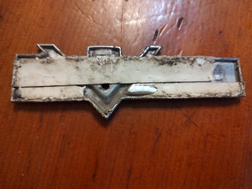 JEEP Gladiator Wagoneer 350 V8 Fender Emblem - Picture 2 of 2