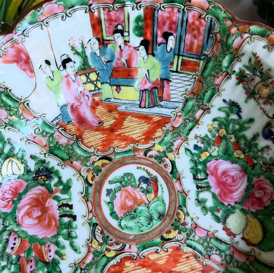 Antiguo cuenco festoneado chino Famille Rose Canton siglo XIX Foto 3 de 4