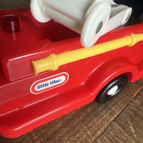 Little Tikes Red Firetruck with Working Lift Ladder Vintage M - Picture 3 of 6