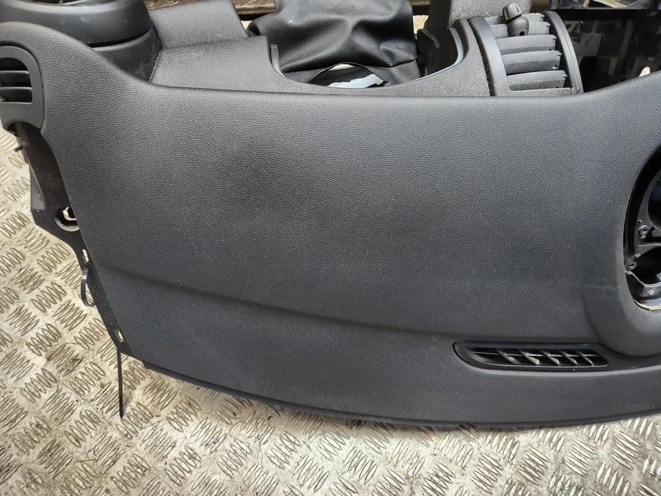 ПРИБОРНАЯ ПАНЕЛЬ MINICOOPER ЧЕРНАЯ F56 2014–2018 - Изображение 4 из 4