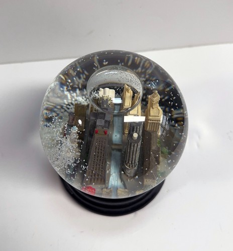 Vintag Saks Fifth Avenue Retired Chicago Musical Snow Globe Glitter Discontinued - Picture 5 of 8