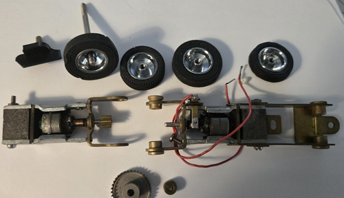 Vintage parts for slot cars. Two Motors Wheels and other - Picture 4 of 6
