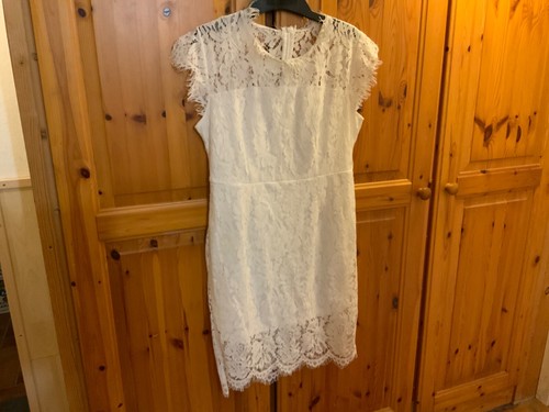 Wunderschönes Spitzenkleid kremweiß Italien Baumwollmix moderne Länge Gr. 38 Neu - Bild 3 von 9