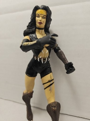 Stark Raven Cobretta 8" Actionfigur - Bild 4 von 8
