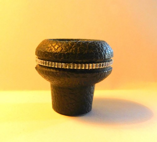 1975 VOLKSWAGON CONVERTIBLE SUPER BEETLE DASH KNOB- - Picture 2 of 5
