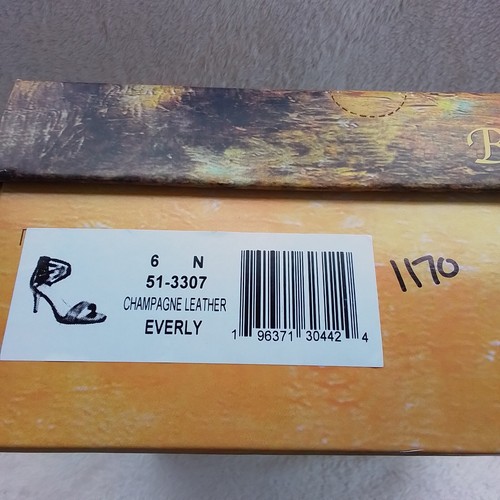 Size 6 Women's Bella Vita Everly Champagne Leather Strappy High Heel Sandals - Picture 8 of 8