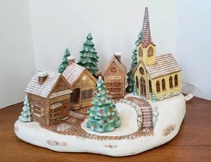 VINTAGE LARGE CERAMIC MOLD LIGHTED CHRISTMAS VILLAGE W/ TREES BASE
