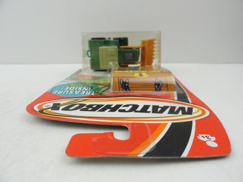 2005 Matchbox #52 Shovel Nose Tractor (Green, Treasure Inside Card) - Picture 5 of 6