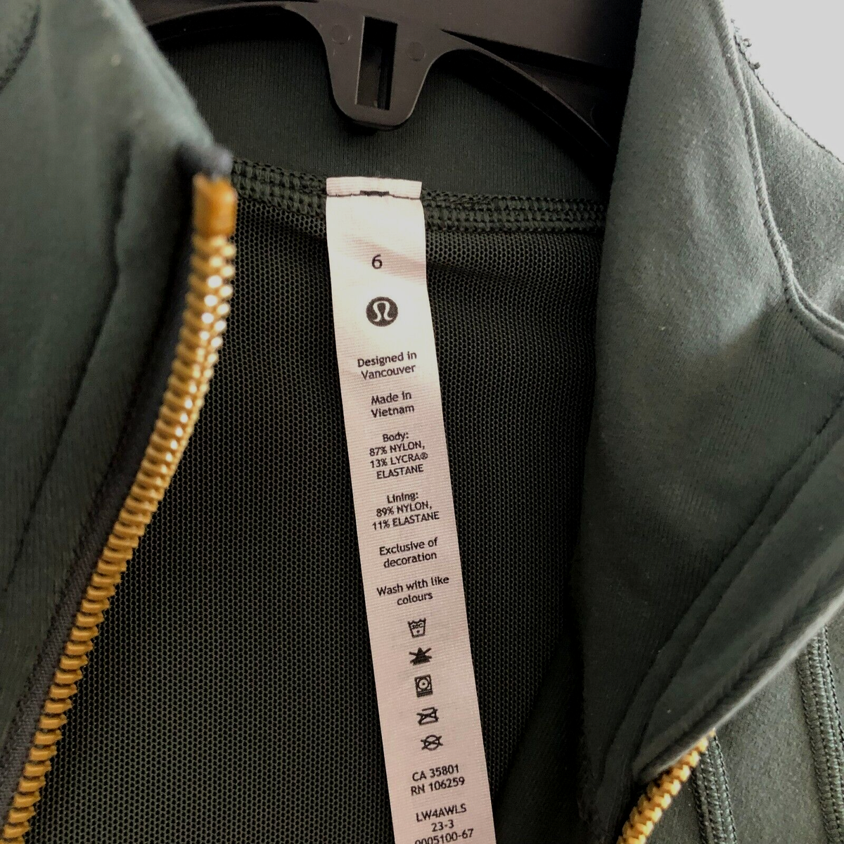 ルルレモン　ジップアップジャケット　サイズ6 Lululemon ルルレモン ジップジャケット Lサイズ（6）ホワイト