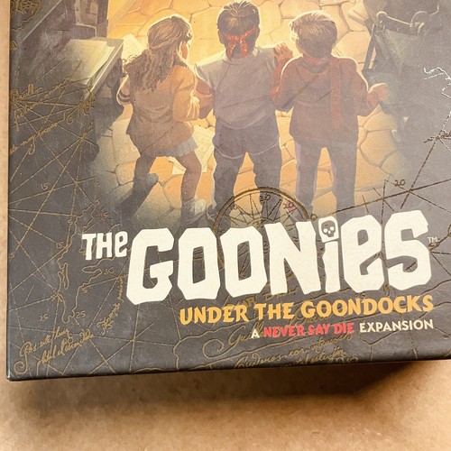 Funko Games: Goonies: Under the Goondocks-Expansion. Juego de mesa Funko. - Imagen 2 de 3