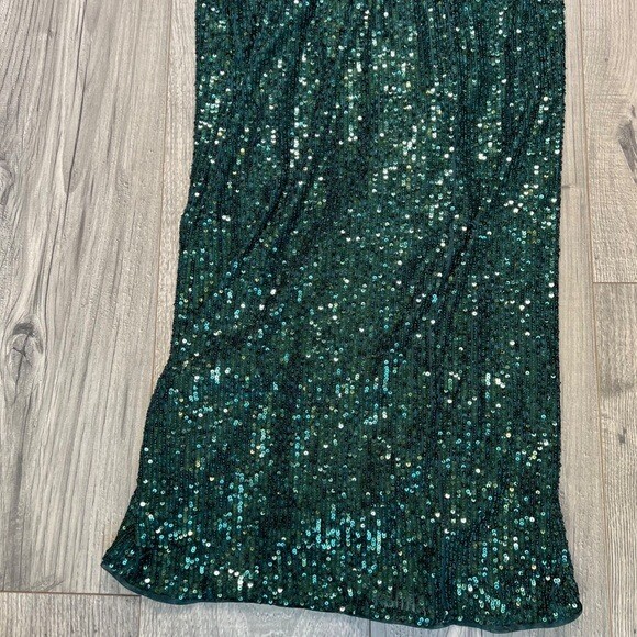 bcbg green sequin dress Plunging U Neckline Gown