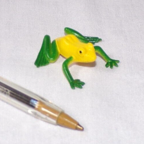 Miniatur Puppenhaus Feengarten Spielzeug Frosch Figur Kunststoff gelb grün 1,25 Zoll - Bild 1 von 4