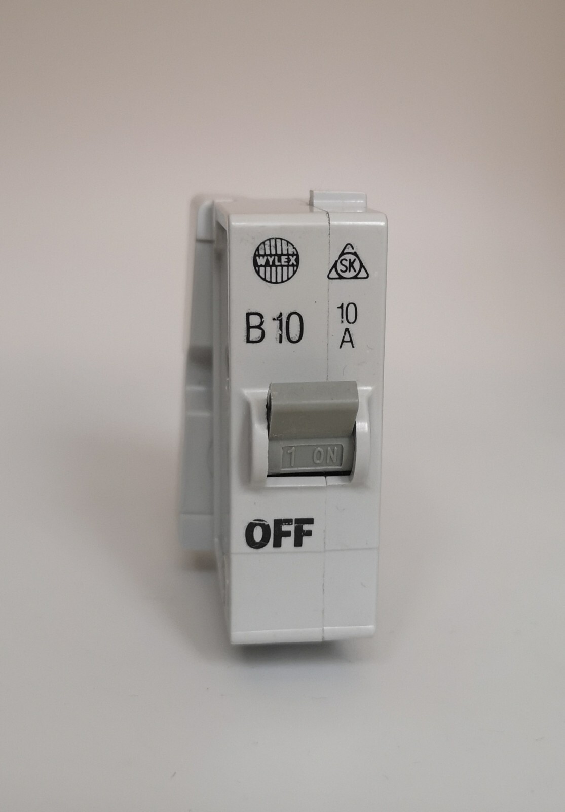 WYLEX /GE PLUG IN MCB TYPE B 5A,6A,10A,20A,15A,16,30A,40A,45A CIRCUIT