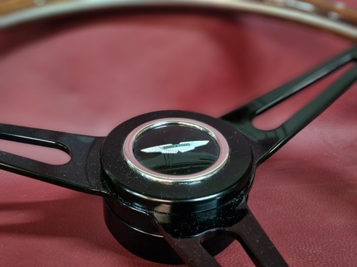 Aston Martin DBS 6 Zyl Holz Nieten Lenkrad & Adapter - Bild 8 von 10