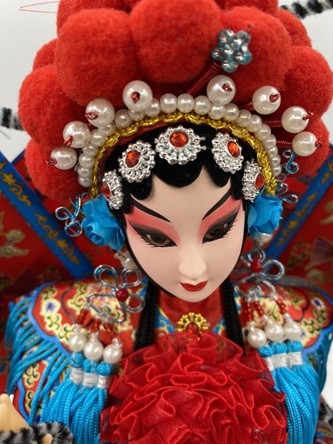 Chinese Traditional Peking Opera Doll Figurine - 15” Tall - Kyung, Silk Style - Picture 6 of 22