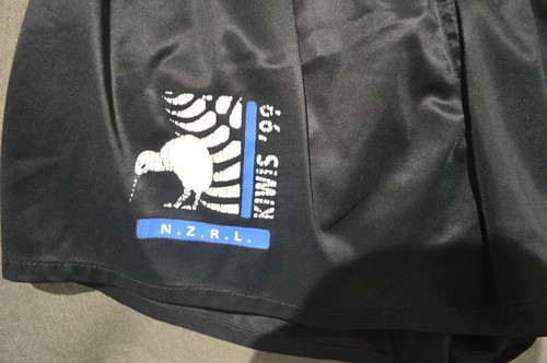 NEW ZEALAND KIWIS ORIGINAL 1999 PLAYER ISSUED MATCH WORN FOOTY SHORTS! - Picture 2 of 2