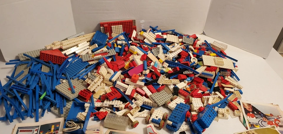 Vintage LEGO Systems Set Pieces w/Motorized & manual sections 1100+pcs  As Shown - Image 3 of 4