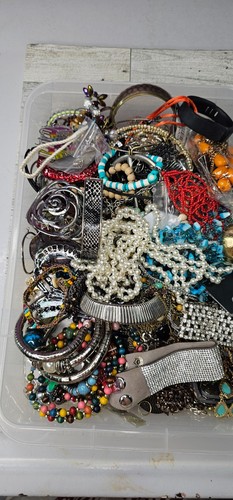 5,5+ Pfund riesiges Set Modeschmuck Vintage jetzt Trödel Kunst Handwerk & Verschleiß Wiederverkauf Mix-In - Bild 6 von 7