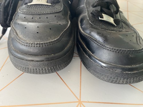 Boys black Nike Airforce 1 trainers size 5(34) - Picture 4 of 7