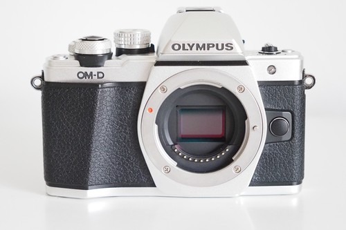 Olympus OM-D E-M10 Mark II, silber, 2640 Klicks, MFT Micro Four Thirds, sehr gut - Bild 2 von 17