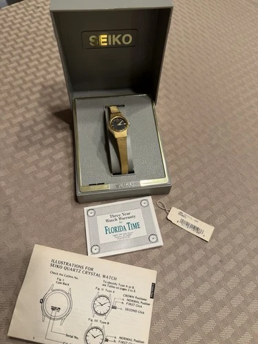 Vintage 80s Women’s Seiko V401-0690 Women's Watch With Box, Papers, Price Tag