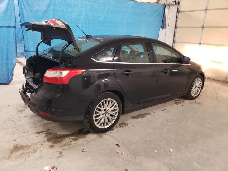 Ford Focus 2012 caja de fusibles usada 12-14 gasolina tracción delantera 2,00 L fabricante original 148 k millas Foto 3 de 4