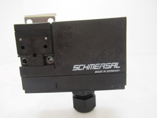 Schmersal AZM170-02ZRK IEC947-5-1 /U250V Keyed Solenoid Interlock Safety - 第 3/7 張圖片