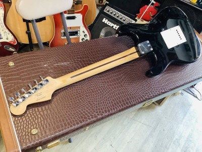 squier stratocaster モンタレーペイント squier stratocaster モンタレーペイント