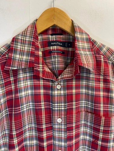 Camisa Nautica popelina lijada para hombre talla M roja a cuadros manga corta con botones bolsillo - Imagen 2 de 5