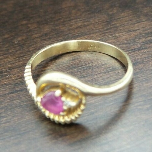 Beautiful Vintage Solid 14K Yellow Gold, Diamond & Ruby Anniversary Ring - 7 - Picture 8 of 8