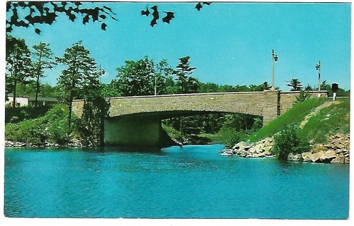 VTG Postcard - International Rift Span-Thousand Islands, NY - Picture 1 of 2