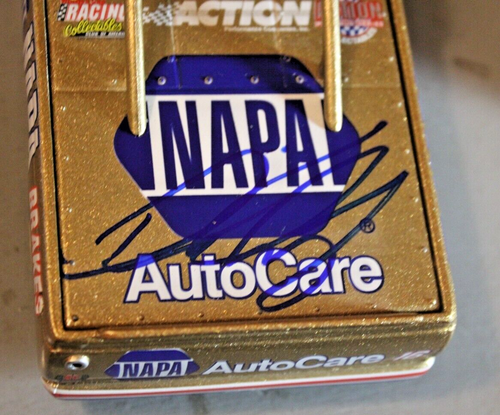 1997 Ron Hornaday NAPA Gold Truck 1/24 Action NASCAR Diecast Autographed - Picture 2 of 2