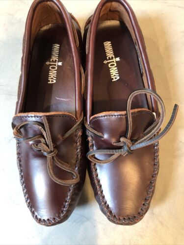 NUOVE scarpe da guida classiche da donna MINNETONKA #698 marrone scuro taglia 7 - Foto 2 di 11