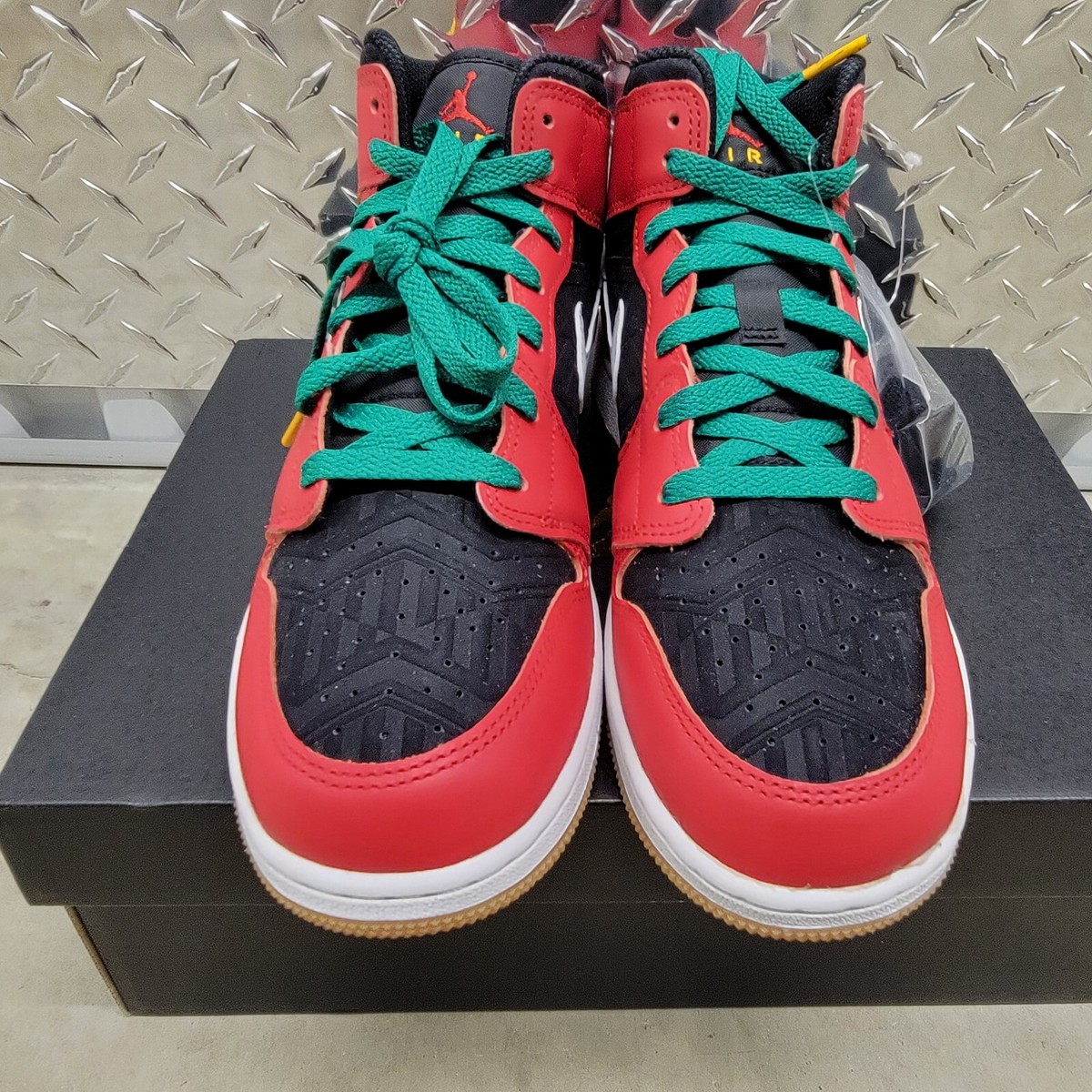 Nike Air Jordan 1 Mid SE Christmas Tree 2022 GS Size 7Y DQ8418-006‎ Women\'s 8.5 Nike Air Jordan 1 Mid SE Christmas Tree 2022 GS Size 7Y  main image 2