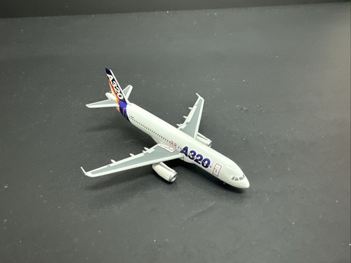 DRAGON WINGS AIRBUS INDUSTRIE A320 - REG #F-WWFT - ITEM #55010 B.114 - Picture 4 of 11