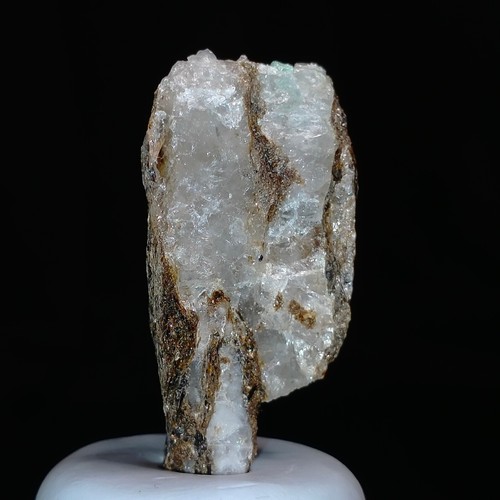 Beryl Emerald rough crystals in Biotite Mica Schist mineral specimen 81.5ct - Picture 7 of 7